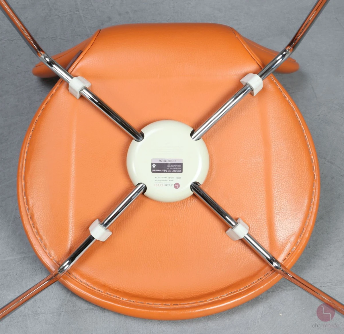 Fritz Hansen Serie 7 Leder Stuhl in Cognac Orange Fritz Hansen Serie 7 Leder Stuhl in Cognac Orange