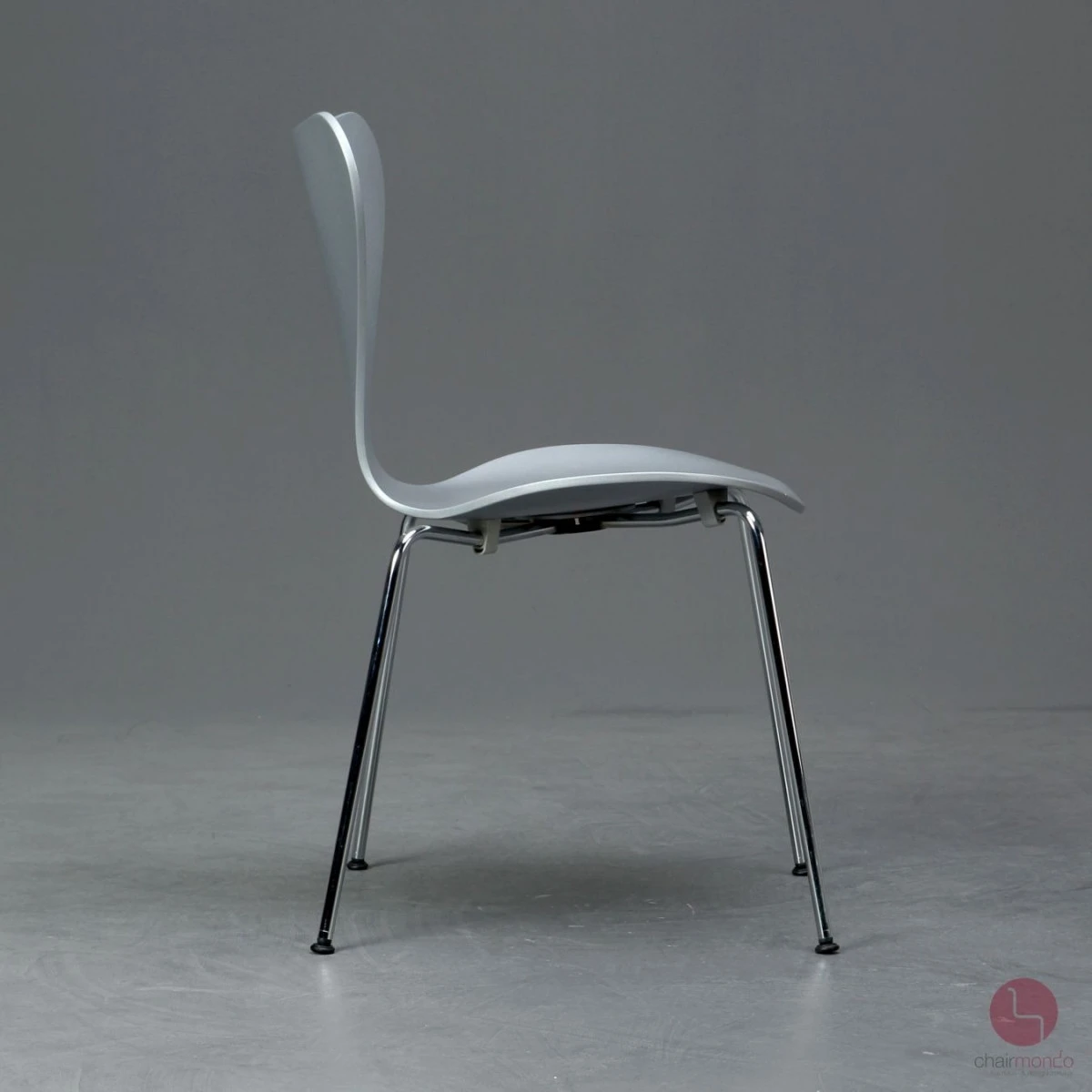 Fritz Hansen 3107 Serie 7 Stuhl in Silber gebraucht Fritz Hansen 3107 Serie 7 Stuhl in Silber gebraucht