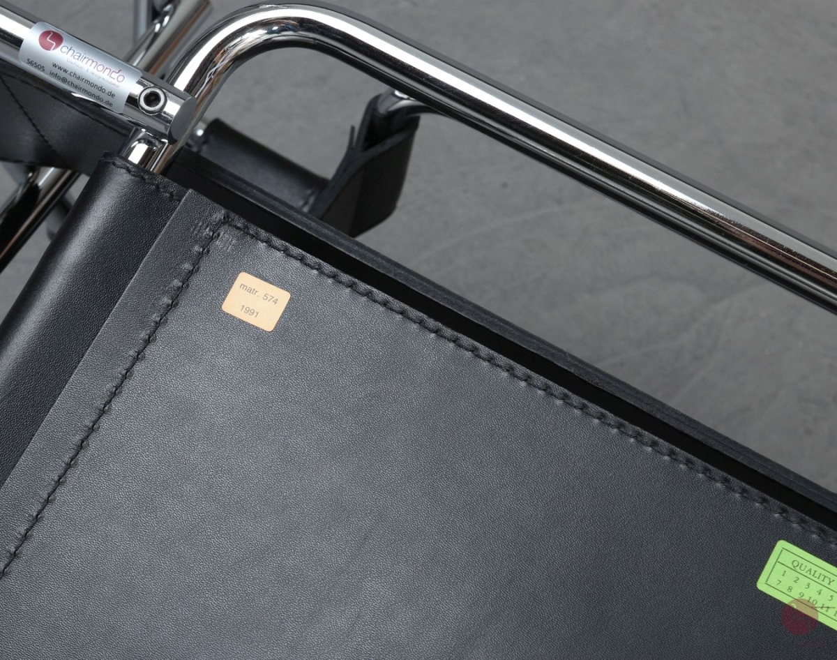 Gavina / Knoll Wassily Chair Kernleder schwarz gebraucht Detailansicht von unten