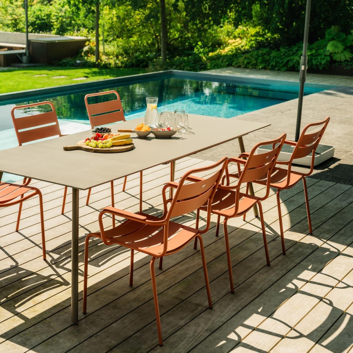 Ambientebild von Glarus Ganzmetall Stuhl von Schaffner