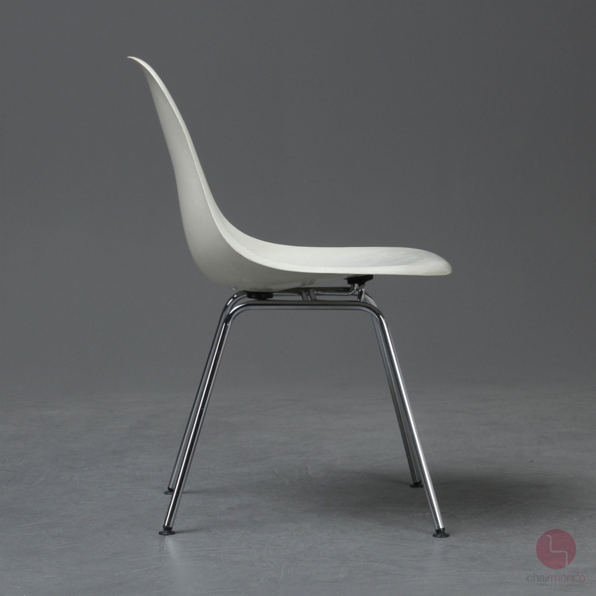 Herman Miller Eames Side Chair aus Fiberglas Weiß gebraucht