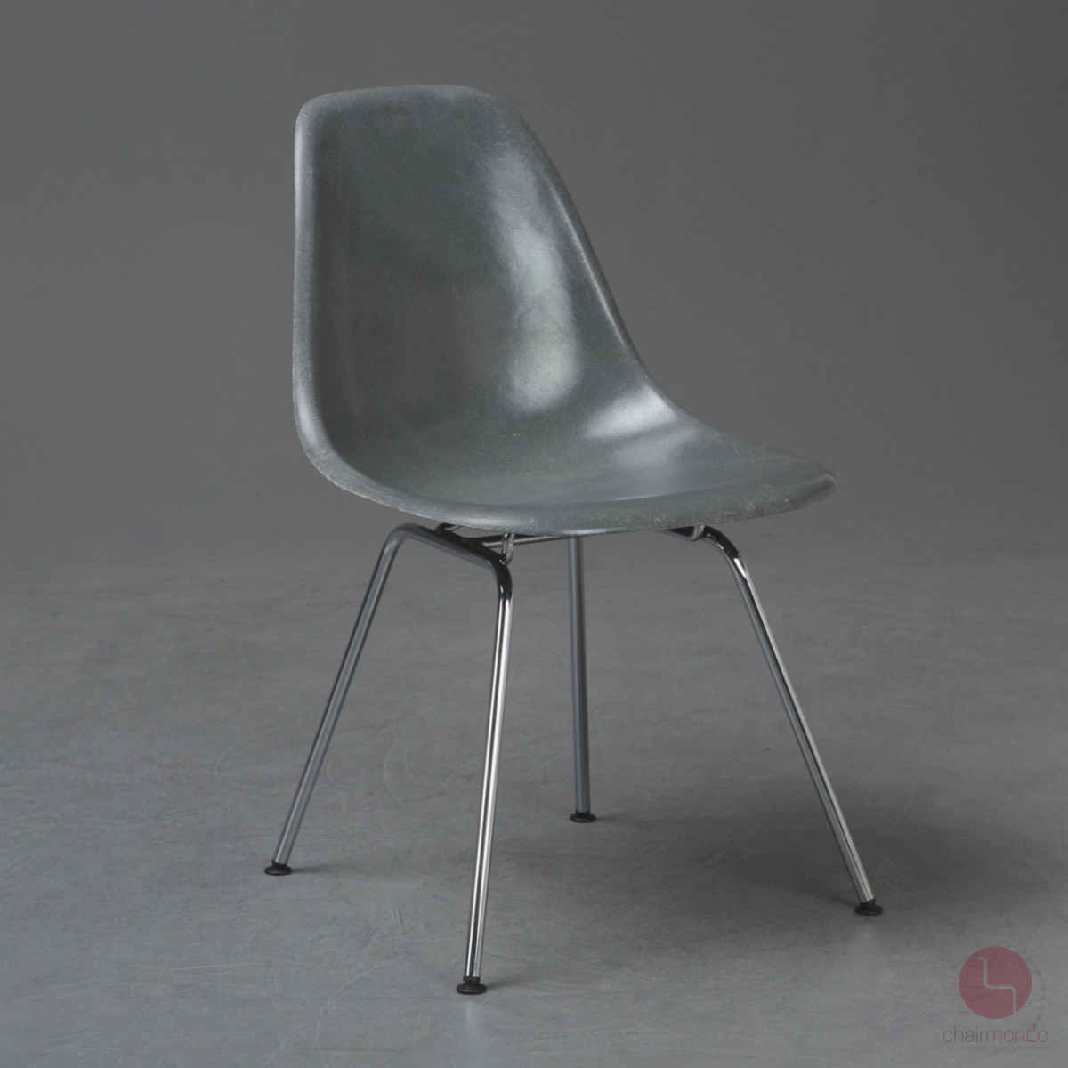 Herman Miller Eames Side Chair aus Fiberglas Grau gebraucht