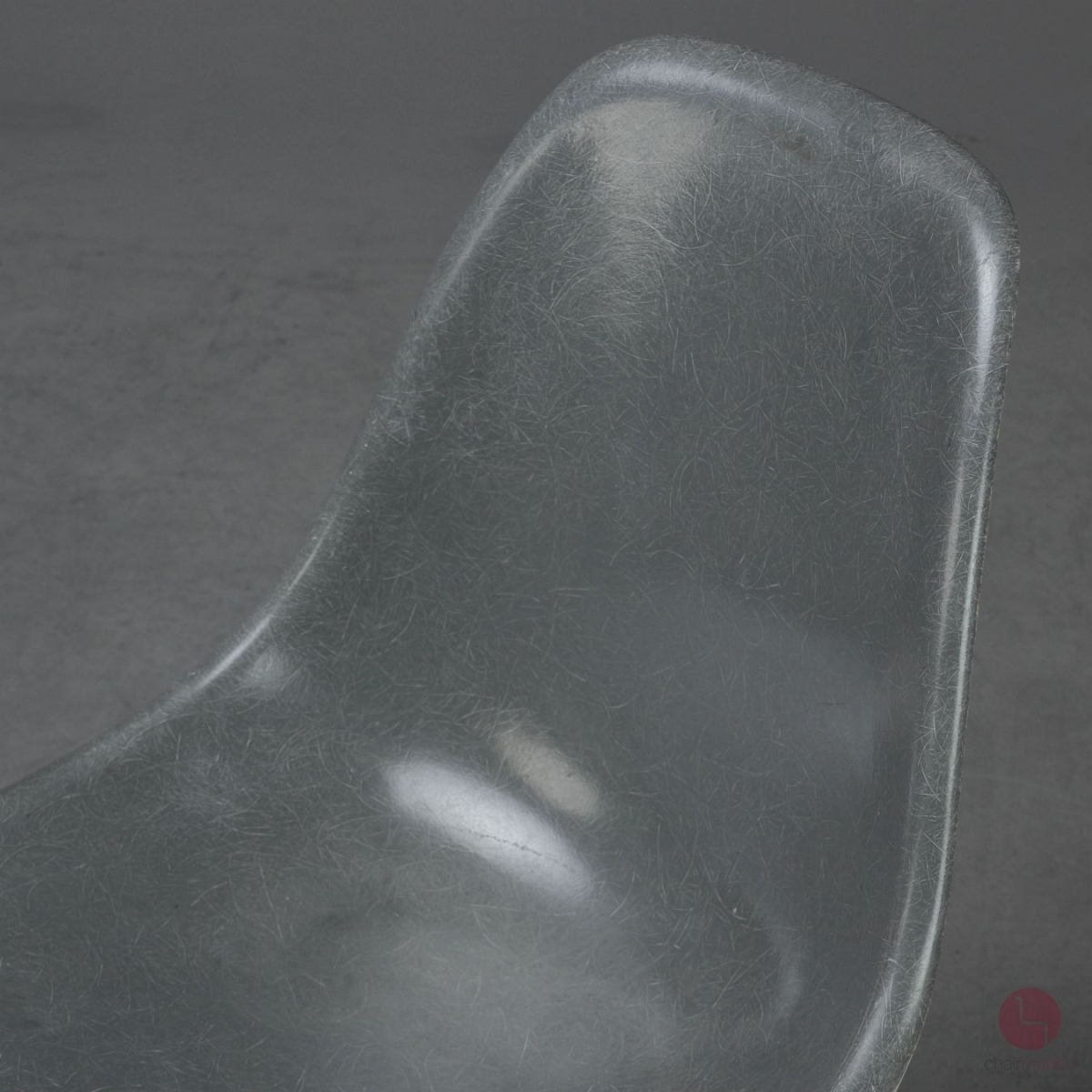 Herman Miller Eames Side Chair aus Fiberglas Grau gebraucht