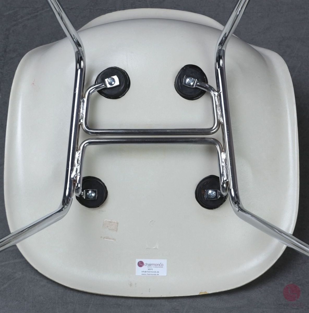 Herman Miller Eames Side Chair aus Fiberglas Weiß gebraucht