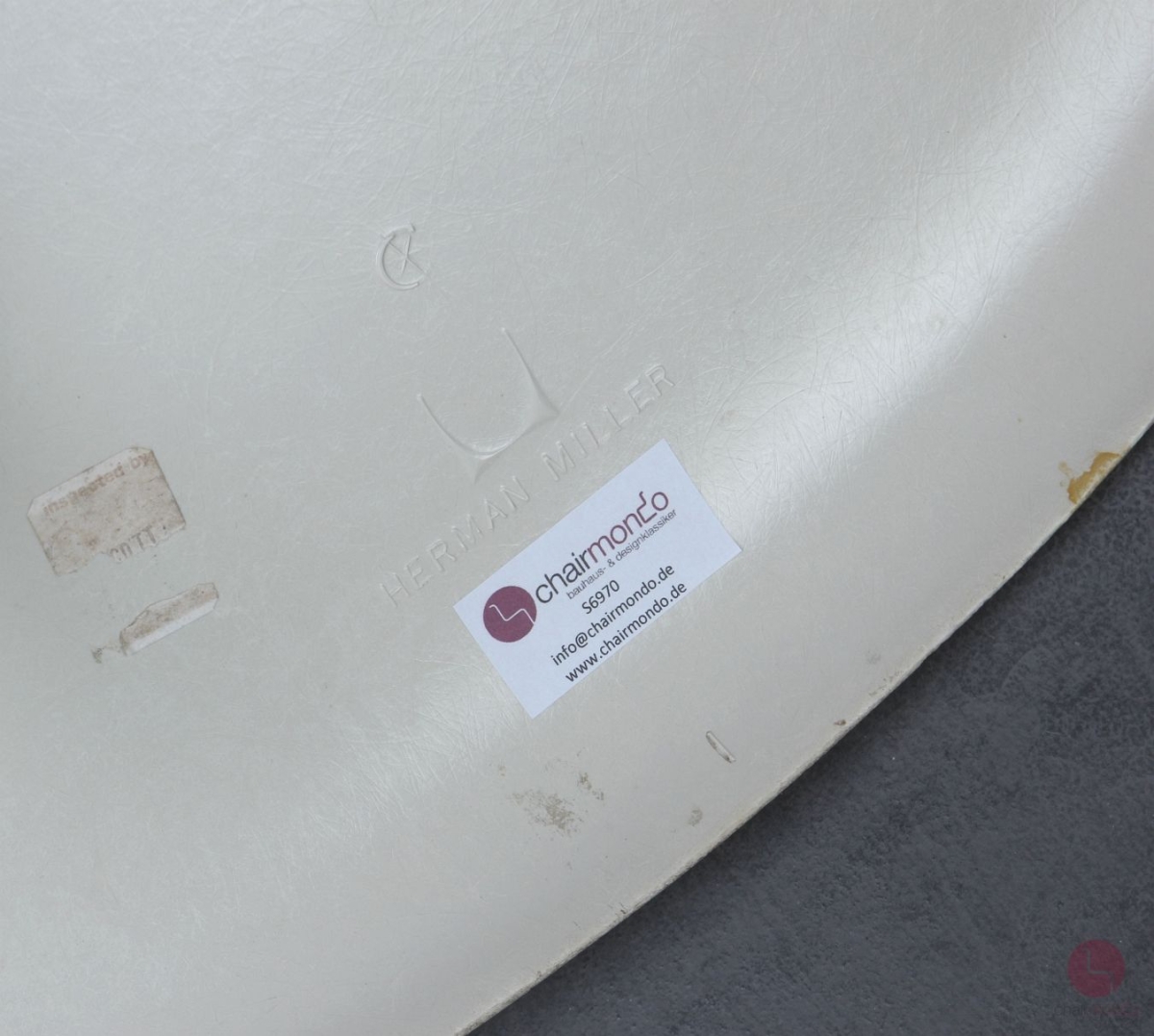 Herman Miller Eames Side Chair aus Fiberglas Weiß gebraucht