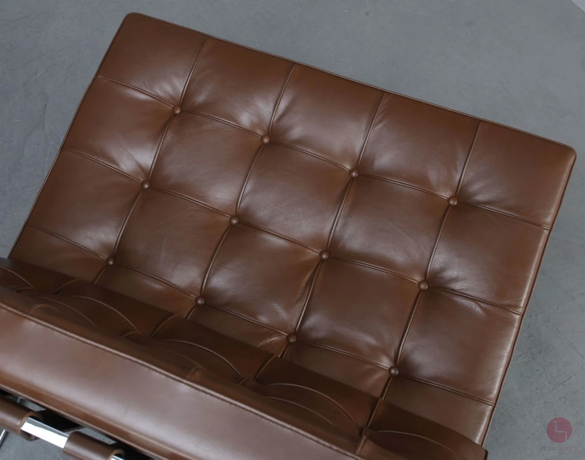 Knoll Barcelona Chair mit braunem Leder gebraucht
