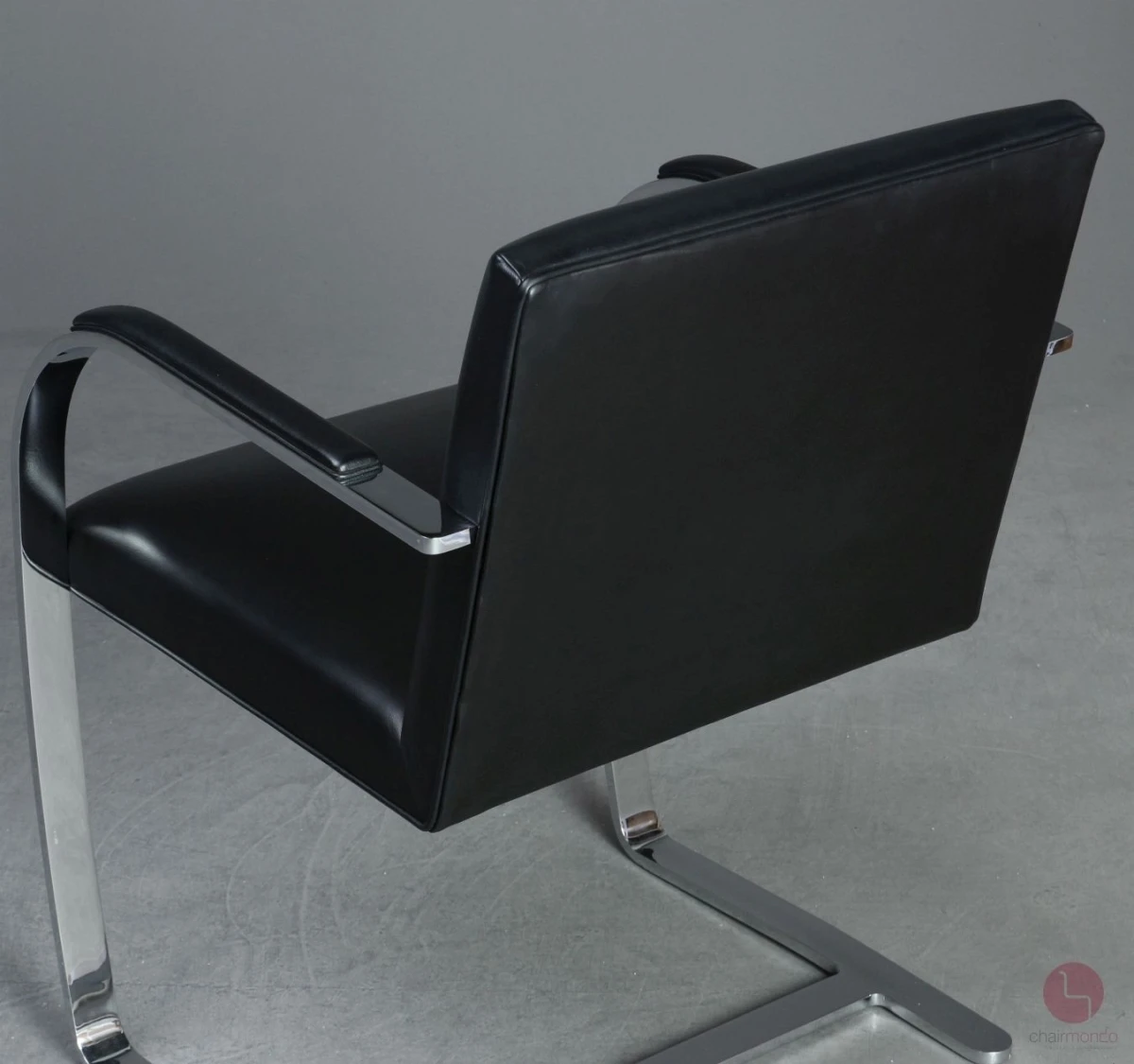 Knoll Brno Freischwinger mit schwarzem Leder und verchromtem Gestell gebraucht Knoll Brno Freischwinger mit schwarzem Leder und verchromtem Gestell gebraucht