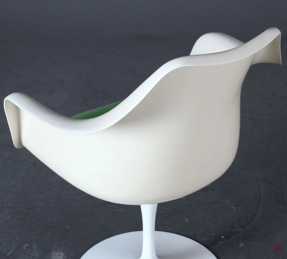 Knoll Tulip Chair Drehstuhl Weiß mit grünem Kissen gebraucht Knoll Tulip Chair Drehstuhl Weiß mit grünem Kissen gebraucht