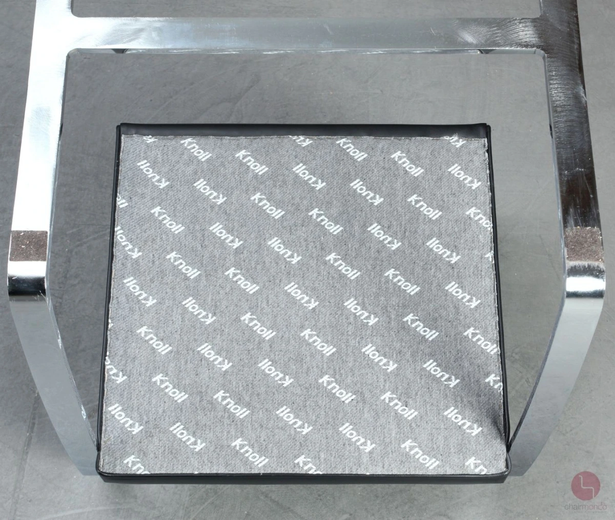 Knoll Brno Freischwinger mit schwarzem Leder und verchromtem Gestell gebraucht Knoll Brno Freischwinger mit schwarzem Leder und verchromtem Gestell gebraucht