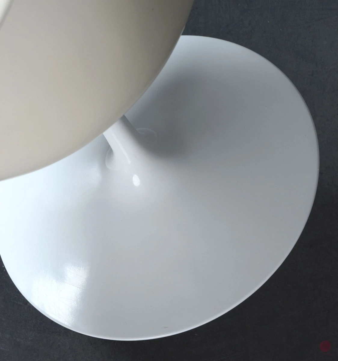 Knoll Tulip Chair Drehstuhl Weiß mit grünem Kissen gebraucht Knoll Tulip Chair Drehstuhl Weiß mit grünem Kissen gebraucht