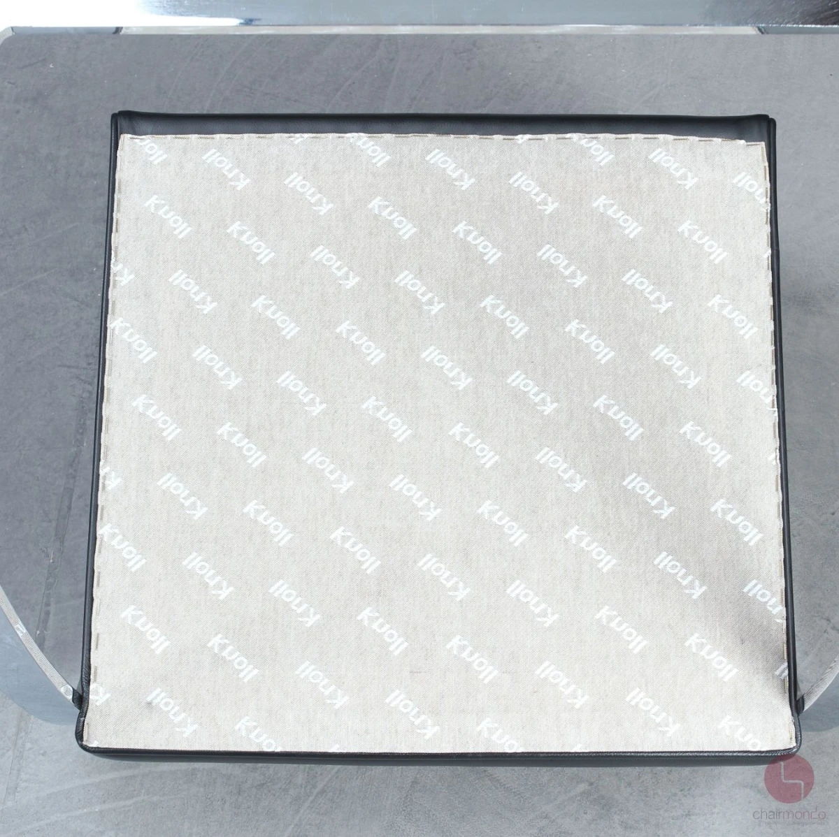 Knoll Brno Freischwinger mit schwarzem Leder und verchromtem Gestell gebraucht Knoll Brno Freischwinger mit schwarzem Leder und verchromtem Gestell gebraucht