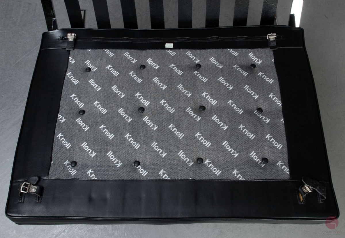Knoll Barcelona Chair mit schwarzem Leder gebraucht