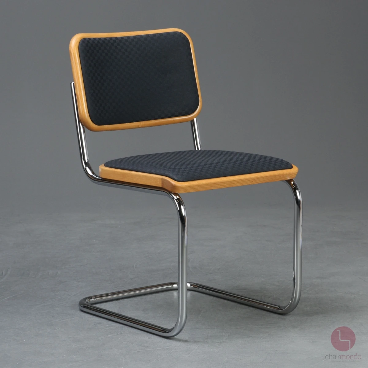 Thonet S23 P Freischwinger mit Stoff Polster Schwarz Thonet S23 P Freischwinger mit Stoff Polster Schwarz