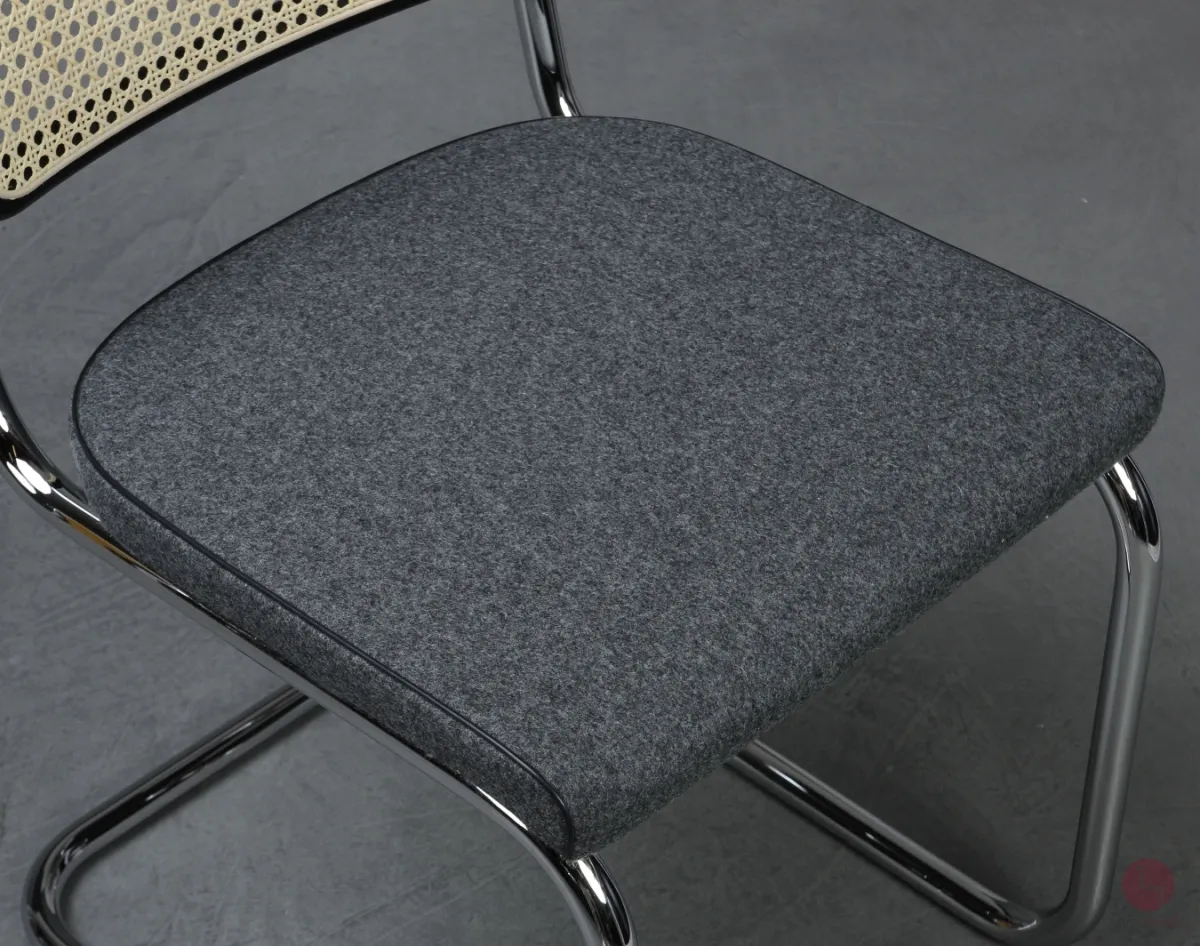 Thonet S32 SPV Freischwinger Stoff Grau mit Geflecht Rückenlehne gebraucht