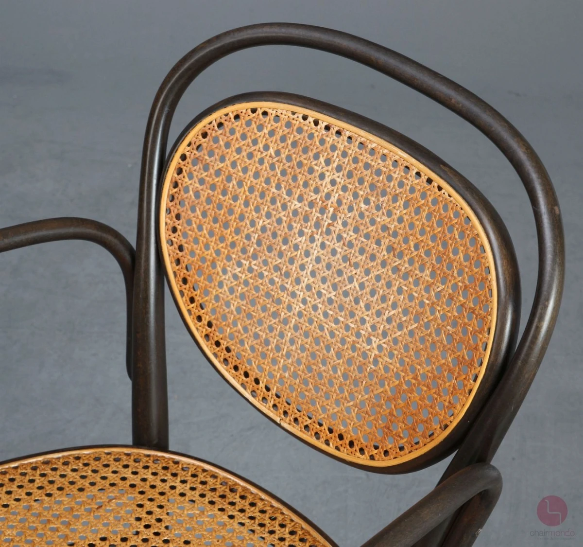Thonet 215 RF Kaffeehaus Stuhl mit Armlehne Dunkelbraun gebraucht Thonet 215 RF Kaffeehaus Stuhl mit Armlehne Dunkelbraun gebraucht