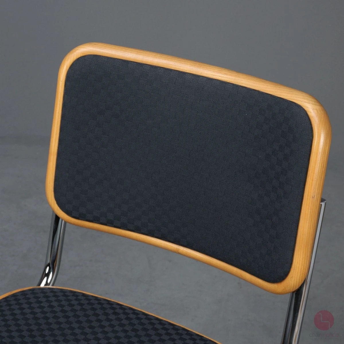 Thonet S23 P Freischwinger mit Stoff Polster Schwarz Thonet S23 P Freischwinger mit Stoff Polster Schwarz
