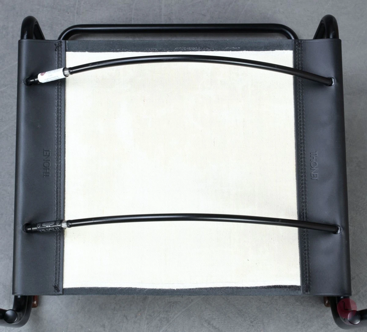Thonet S34 Freischwinger mit erneuertem Leder und Wenge Armlehnen gebraucht
