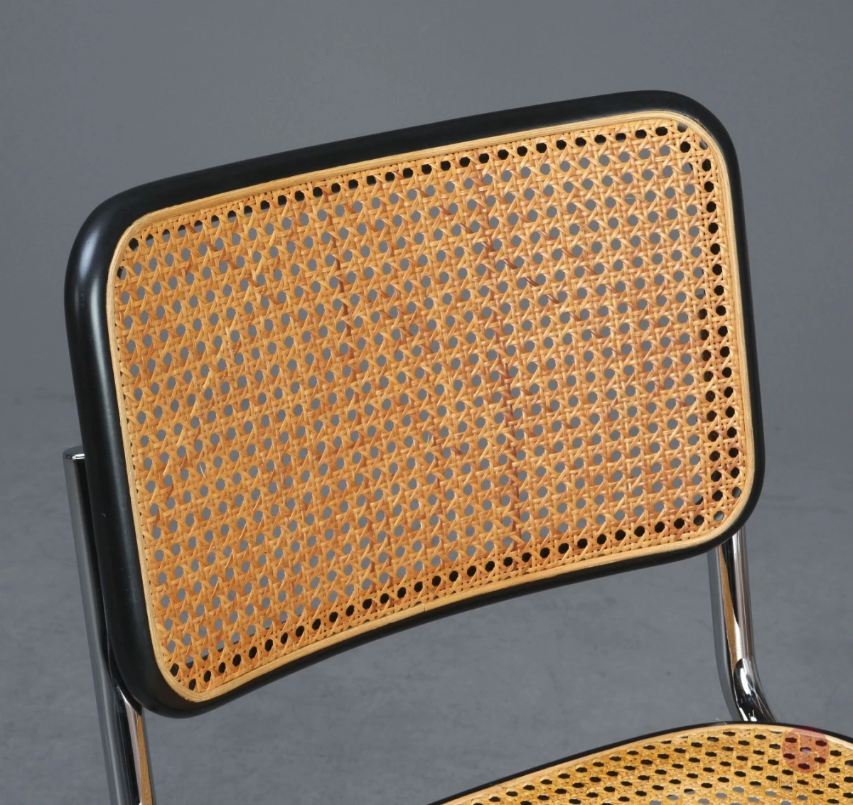 Thonet S32 Freischwinger mit Wiener Geflecht und schöner Patina gebraucht Thonet S32 Freischwinger mit Wiener Geflecht und schöner Patina gebraucht