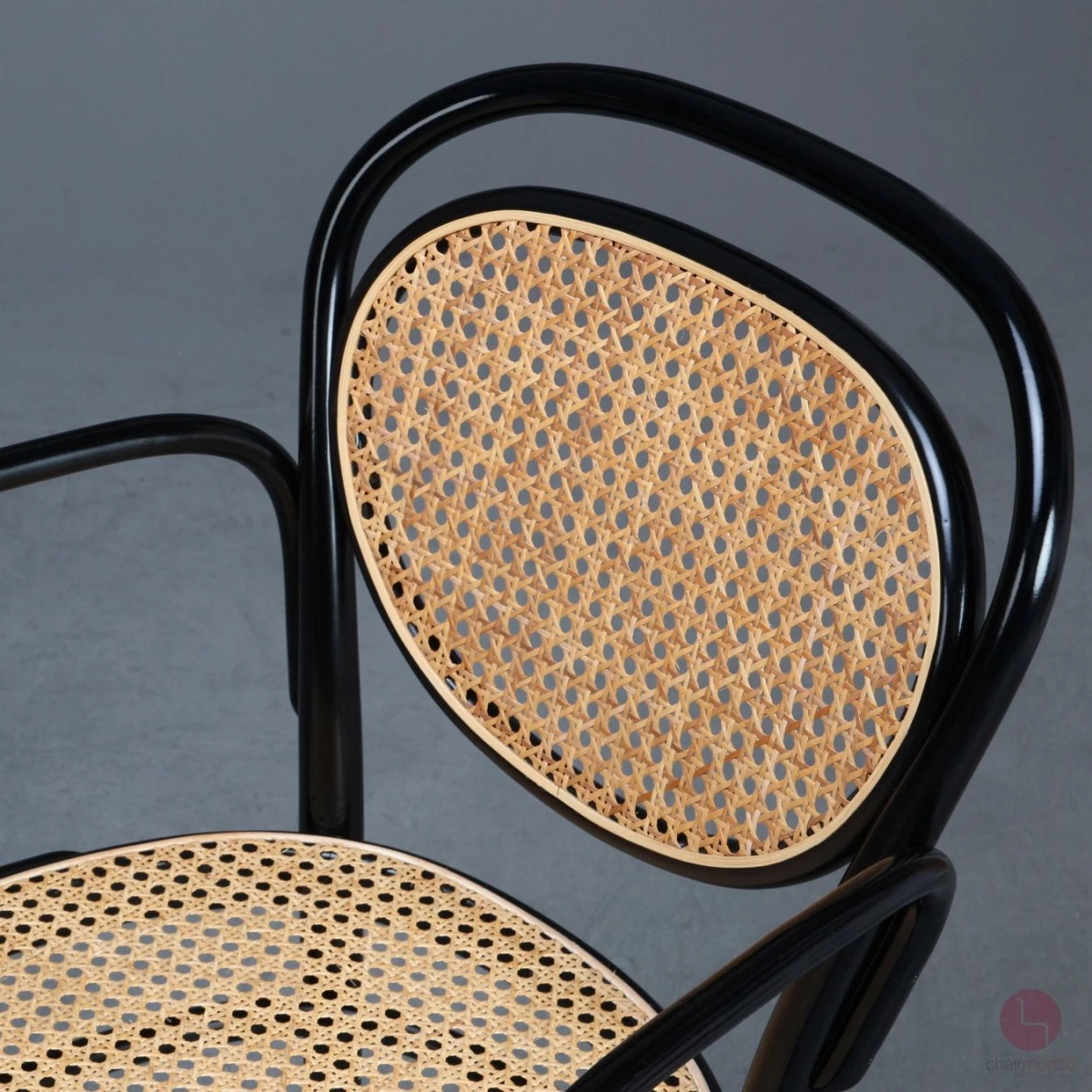 Thonet 215 RF Kaffeehaus Stuhl mit Armlehne Schwarz gebraucht Thonet 215 RF Kaffeehaus Stuhl mit Armlehne Schwarz gebraucht