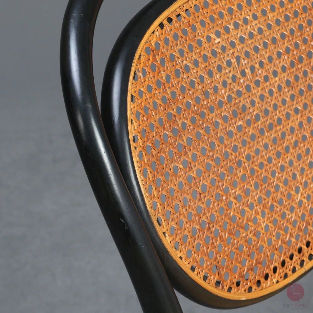 Thonet 215 R Kaffeehausstuhl Schwarz mit Wiener Geflecht gebraucht Thonet 215 R Kaffeehausstuhl Schwarz mit Wiener Geflecht gebraucht