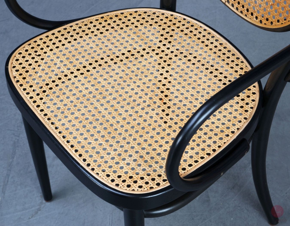 Thonet 215 RF Kaffeehaus Stuhl mit Armlehne Schwarz gebraucht