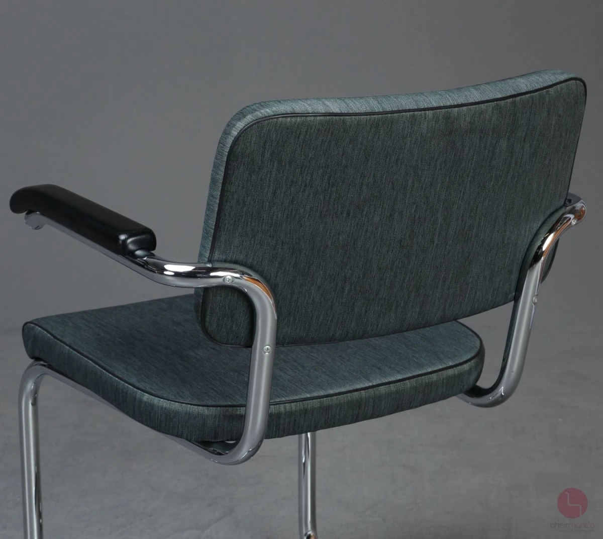 Thonet S64 PV Freischwinger mit Polster in Grün Grau gebraucht