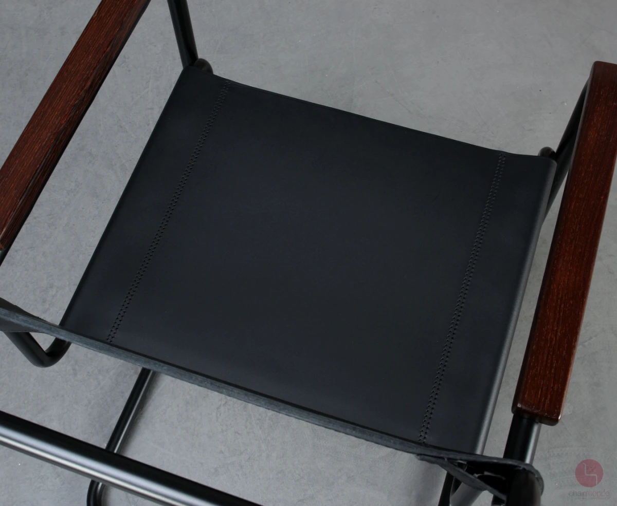 Thonet S34 Freischwinger mit erneuertem Leder und Wenge Armlehnen gebraucht