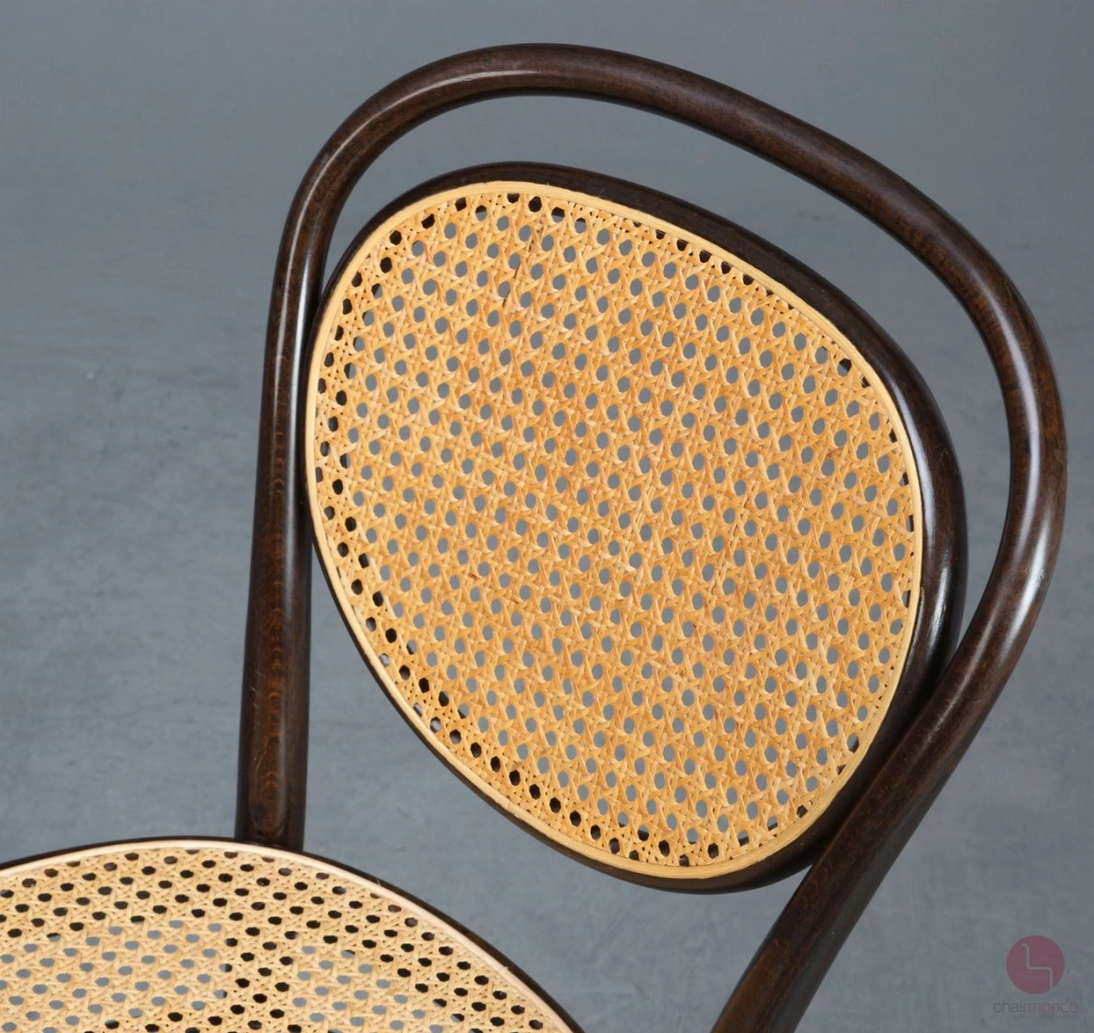 Thonet 215 R Kaffeehaus Stuhl Dunkelbraun gebraucht Thonet 215 R Kaffeehaus Stuhl Dunkelbraun gebraucht