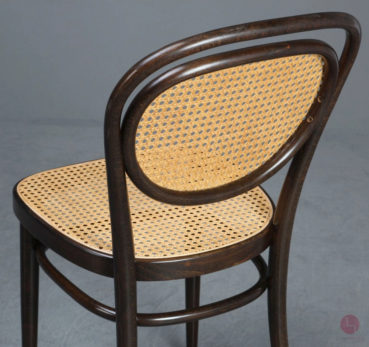 Thonet 215 R Kaffeehaus Stuhl Dunkelbraun gebraucht Thonet 215 R Kaffeehaus Stuhl Dunkelbraun gebraucht