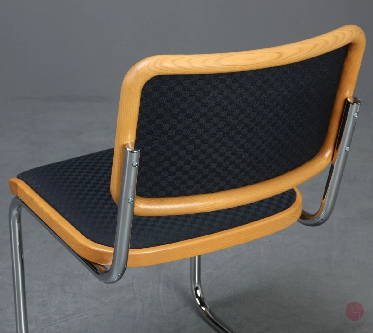 Thonet S23 P Freischwinger mit Stoff Polster Schwarz Thonet S23 P Freischwinger mit Stoff Polster Schwarz