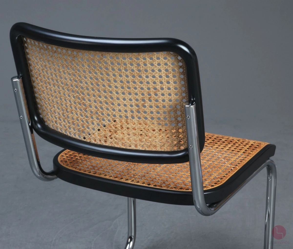 Thonet S32 Freischwinger mit Wiener Geflecht und schöner Patina gebraucht Thonet S32 Freischwinger mit Wiener Geflecht und schöner Patina gebraucht