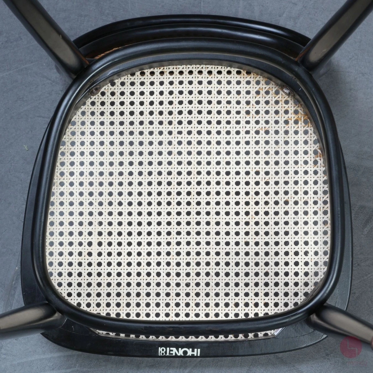 Thonet 215 R Kaffeehausstuhl Schwarz mit Wiener Geflecht gebraucht Thonet 215 R Kaffeehausstuhl Schwarz mit Wiener Geflecht gebraucht
