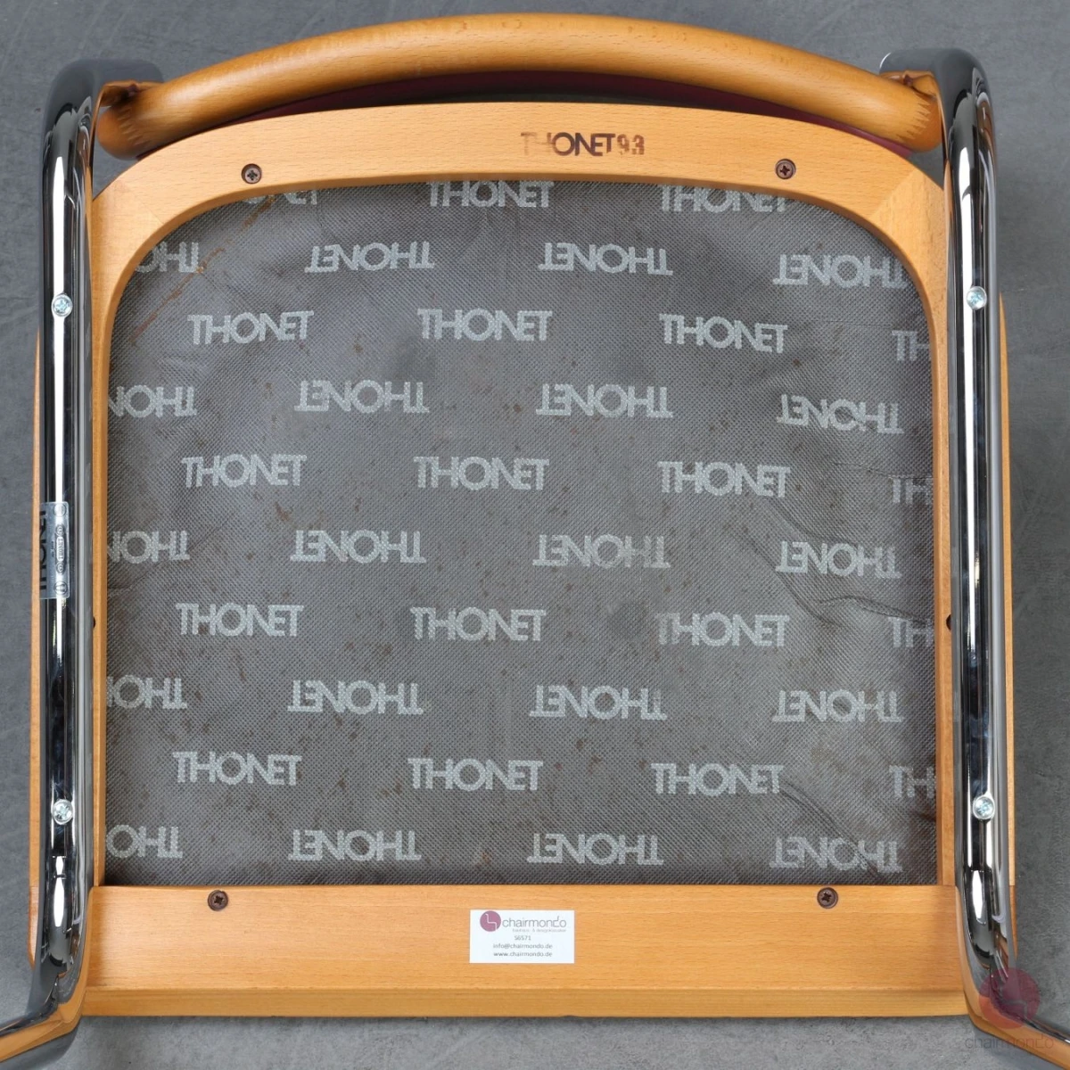 Thonet S32 P Freischwinger mit rotem Kunstleder Polster gebraucht Thonet S32 P Freischwinger mit rotem Kunstleder Polster gebraucht