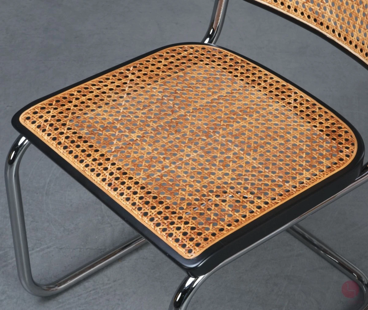 Thonet S32 Freischwinger mit Wiener Geflecht und schöner Patina gebraucht Thonet S32 Freischwinger mit Wiener Geflecht und schöner Patina gebraucht