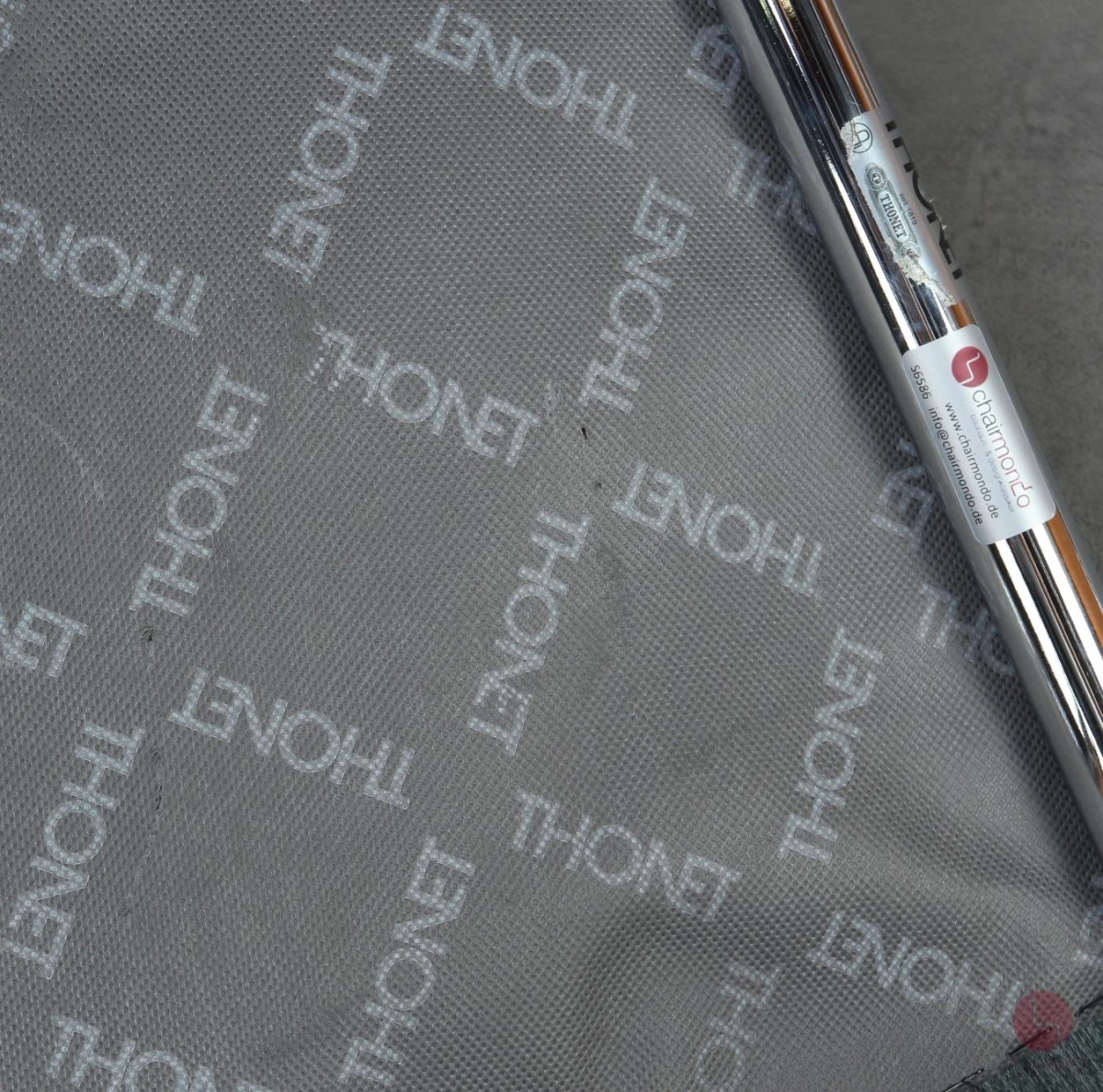 Thonet S32 PV Freischwinger Stoff Grün Grau mit Vollpolster gebraucht
