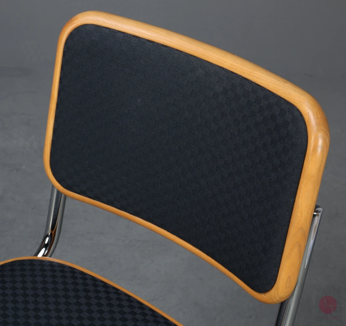 Thonet S23 P Freischwinger mit Stoff Polster Schwarz Thonet S23 P Freischwinger mit Stoff Polster Schwarz