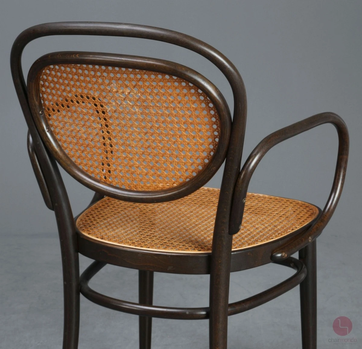 Thonet 215 RF Kaffeehaus Stuhl mit Armlehne Dunkelbraun gebraucht Thonet 215 RF Kaffeehaus Stuhl mit Armlehne Dunkelbraun gebraucht