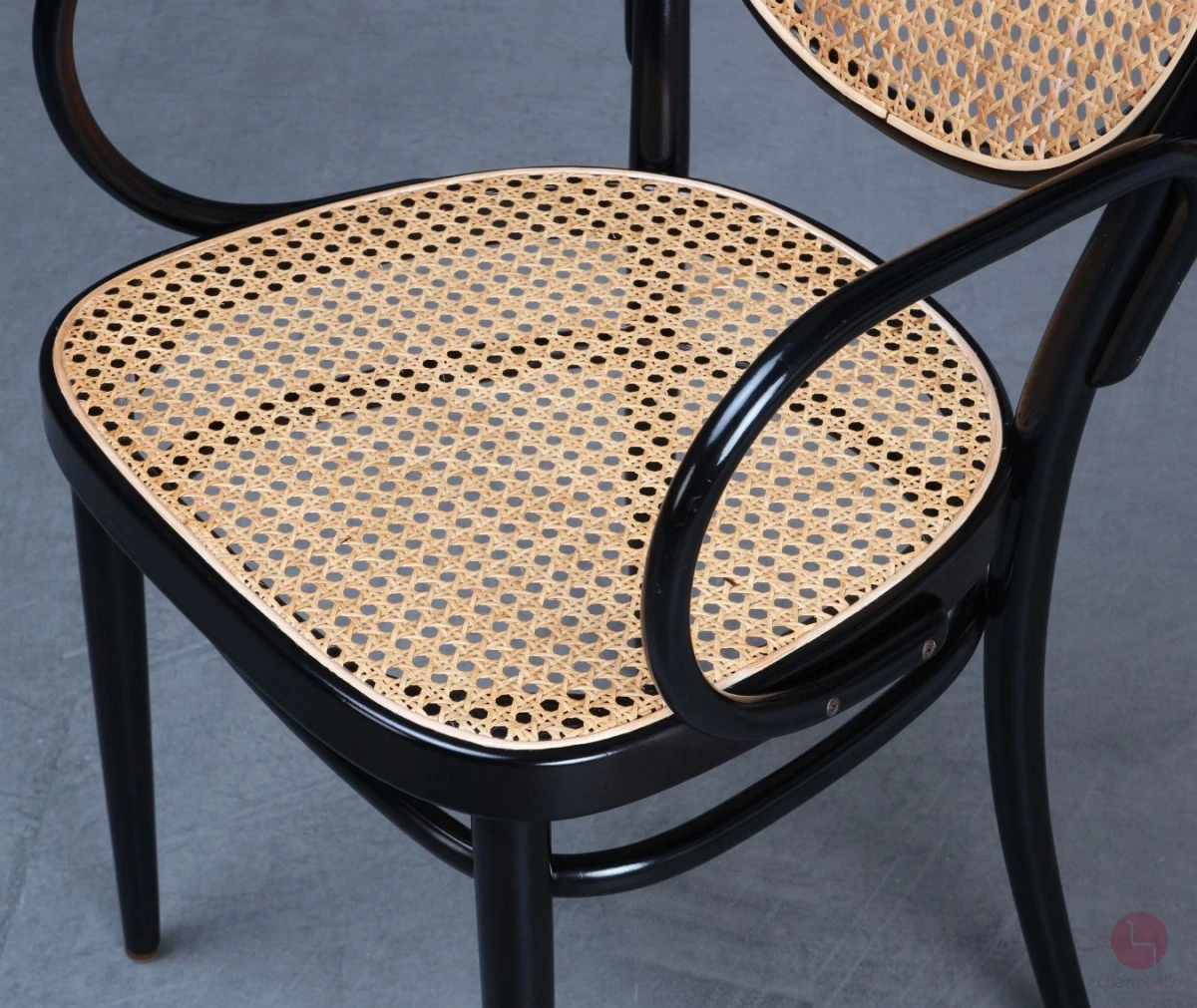 Thonet 215 RF Kaffeehaus Stuhl mit Armlehne Schwarz gebraucht Thonet 215 RF Kaffeehaus Stuhl mit Armlehne Schwarz gebraucht
