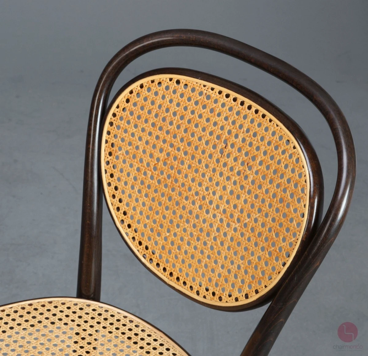 Thonet 215 R Kaffeehaus Stuhl Dunkelbraun gebraucht Thonet 215 R Kaffeehaus Stuhl Dunkelbraun gebraucht