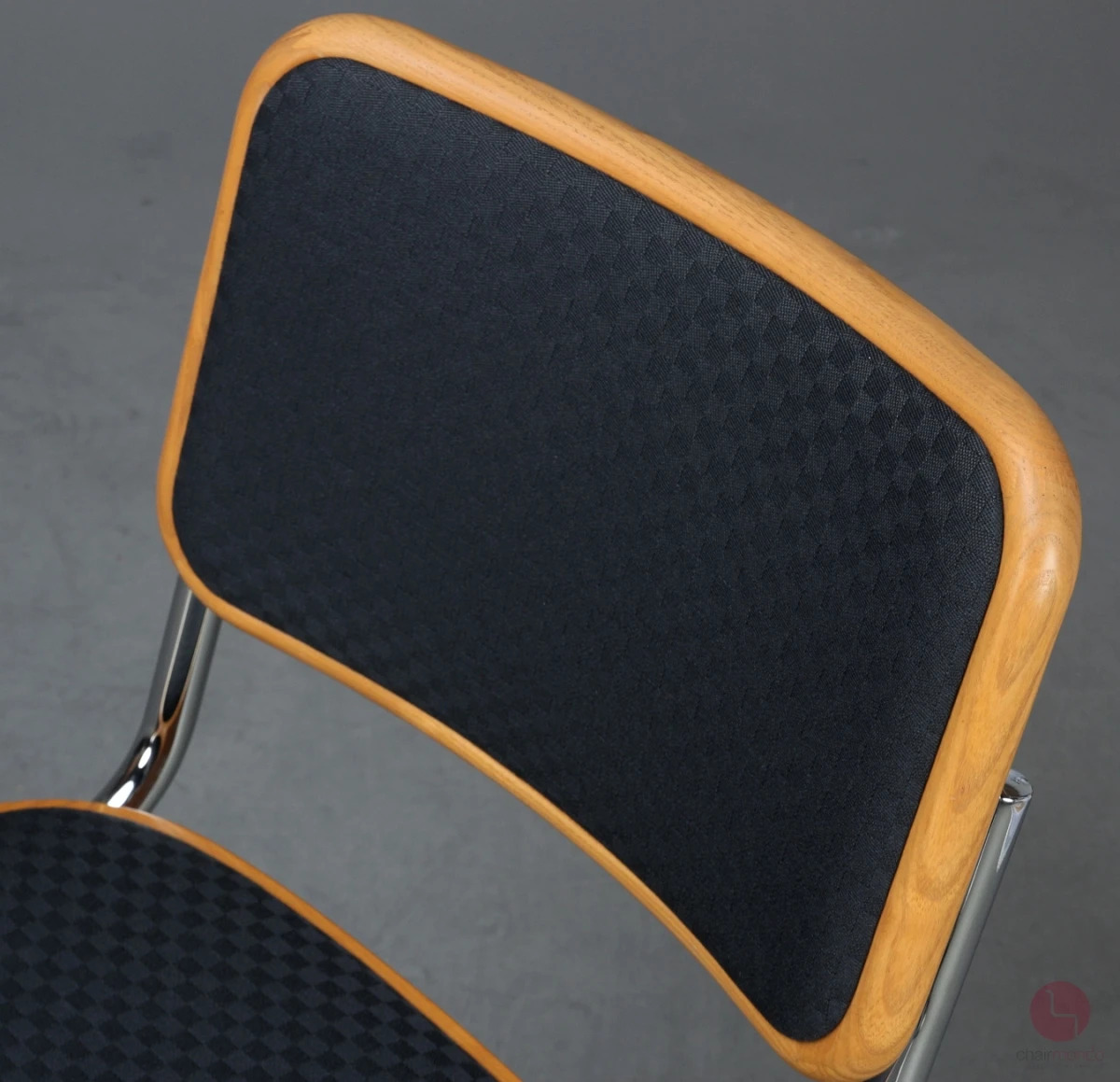 Thonet S23 P Freischwinger mit Stoff Polster Schwarz Thonet S23 P Freischwinger mit Stoff Polster Schwarz