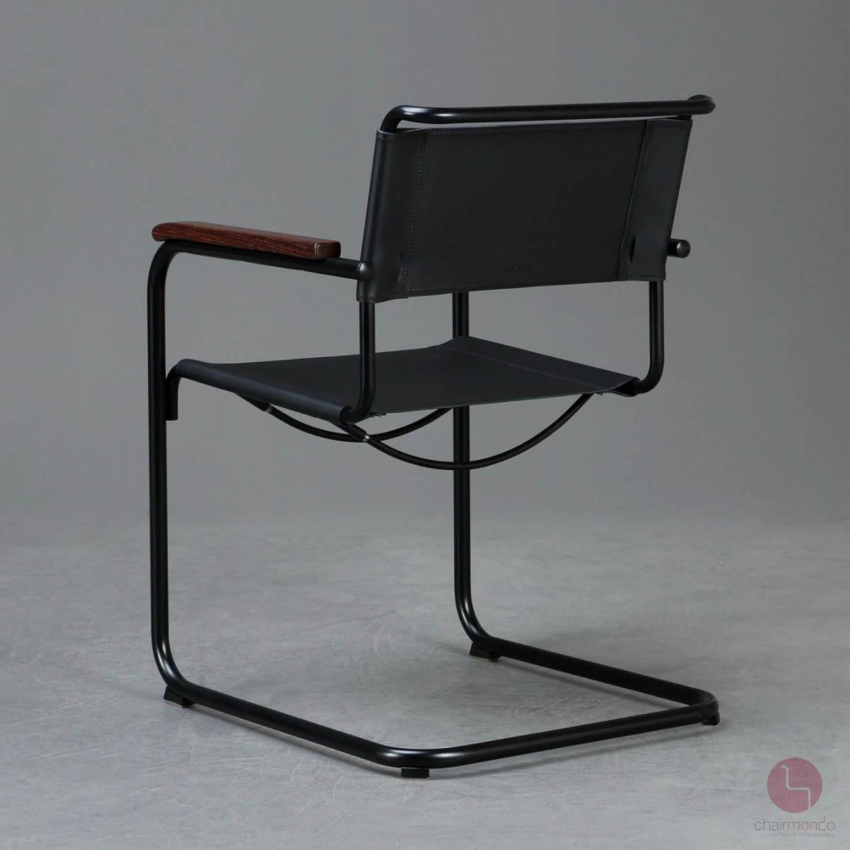 Thonet S34 Freischwinger mit erneuertem Leder und Wenge Armlehnen gebraucht