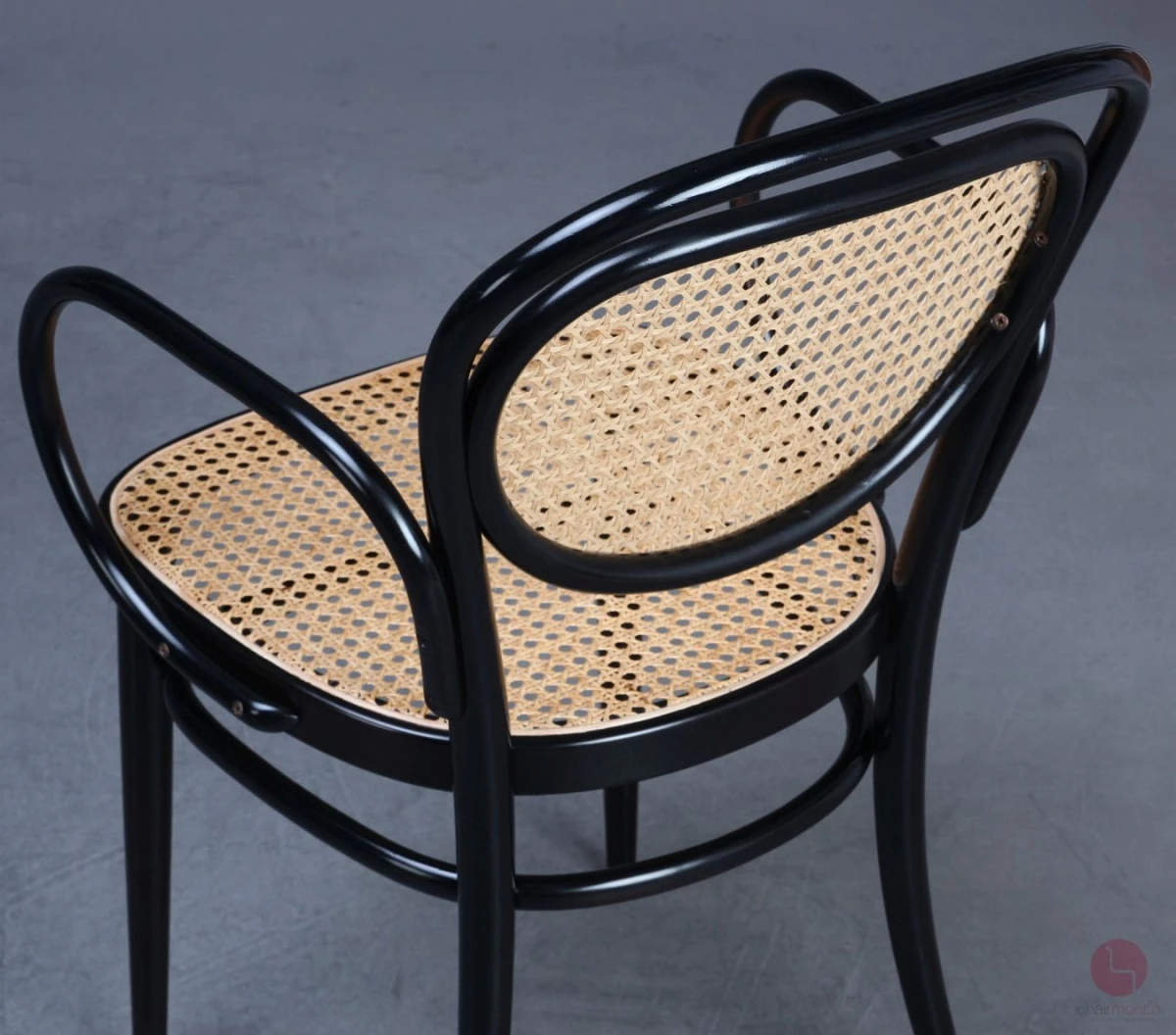 Thonet 215 RF Kaffeehaus Stuhl mit Armlehne Schwarz gebraucht Thonet 215 RF Kaffeehaus Stuhl mit Armlehne Schwarz gebraucht