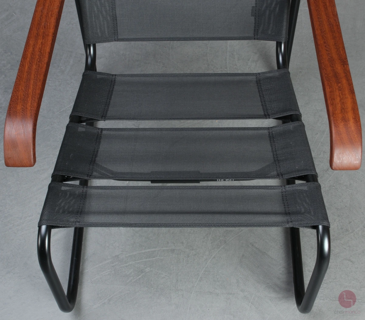 Thonet S35 N Gartensessel mit Netzgewebe und Iroko Armlehnen neuwertig - gebraucht Thonet S35 N Gartensessel mit Netzgewebe und Iroko Armlehnen neuwertig - gebraucht
