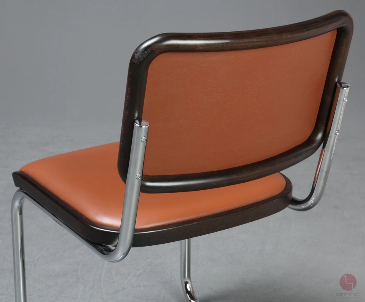 Thonet S32 P Freischwinger mit braunem Kunstleder Polster gebraucht Thonet S32 P Freischwinger mit braunem Kunstleder Polster gebraucht