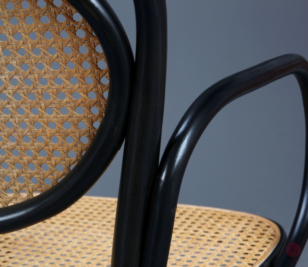 Thonet 215 RF Kaffeehaus Stuhl mit Armlehne Schwarz gebraucht