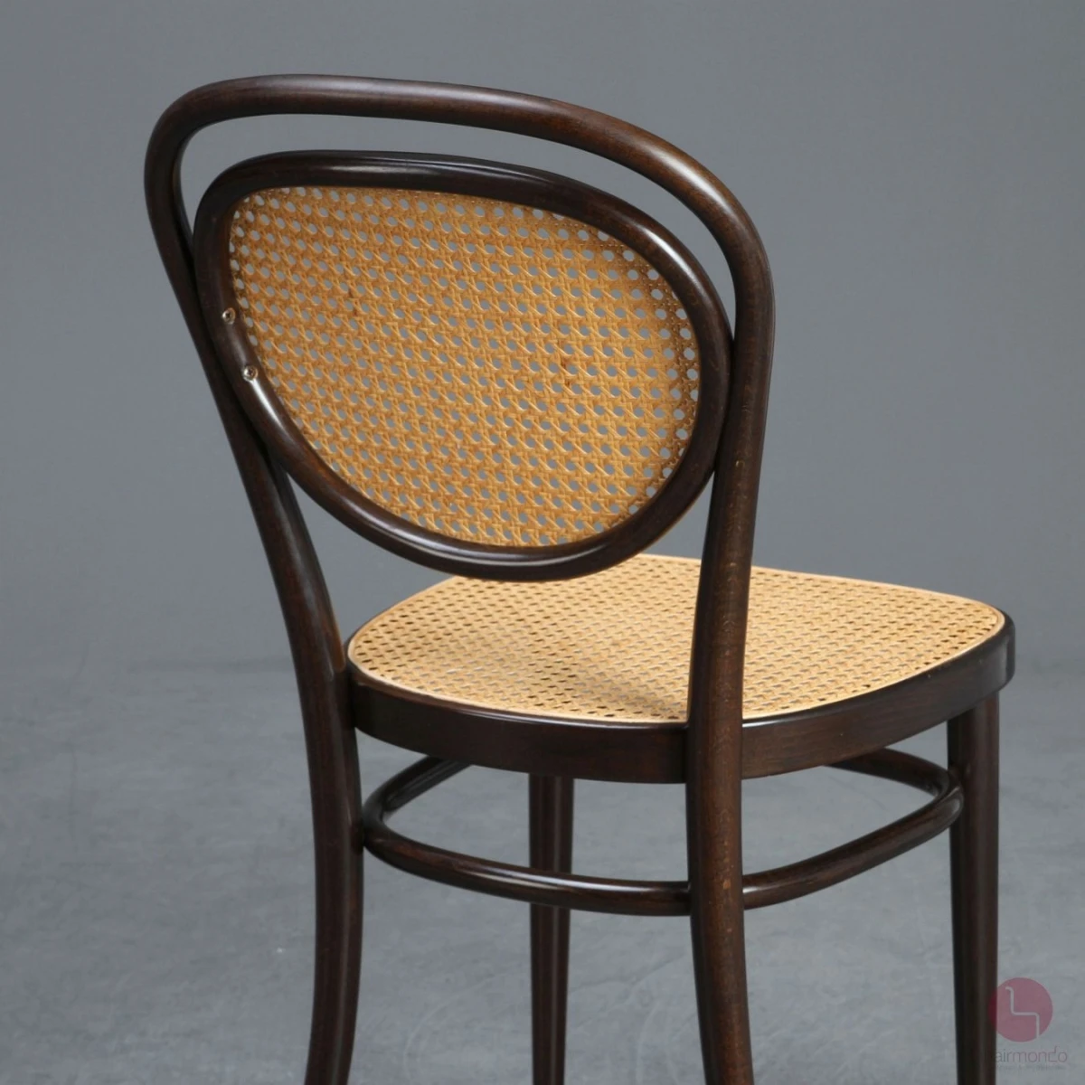 Thonet 215 R Kaffeehaus Stuhl Dunkelbraun gebraucht Thonet 215 R Kaffeehaus Stuhl Dunkelbraun gebraucht