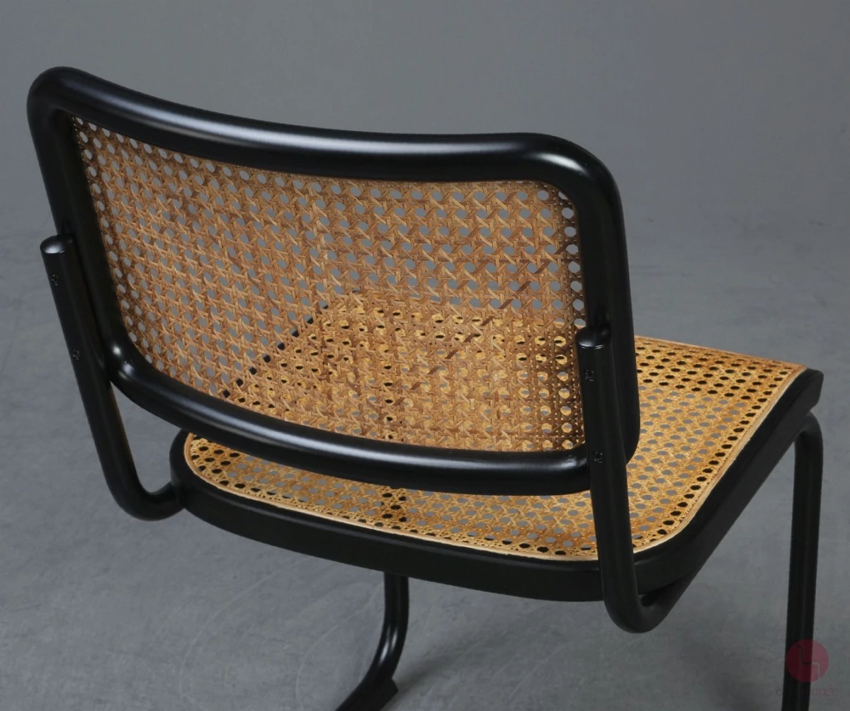 Thonet S32 Freischwinger, Gestell Schwarz mit Wiener Geflecht, gebraucht