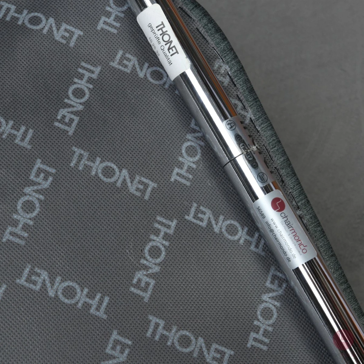 Thonet S64 PV Freischwinger mit Polster in Grün Grau gebraucht