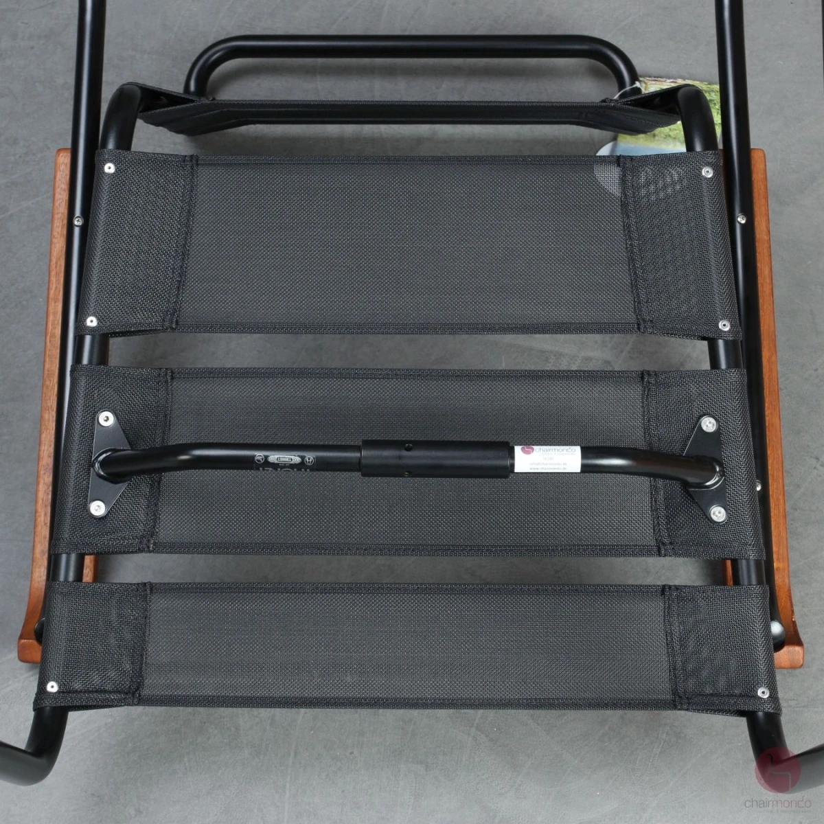 Thonet S35 N Gartensessel mit Netzgewebe und Iroko Armlehnen neuwertig - gebraucht Thonet S35 N Gartensessel mit Netzgewebe und Iroko Armlehnen neuwertig - gebraucht