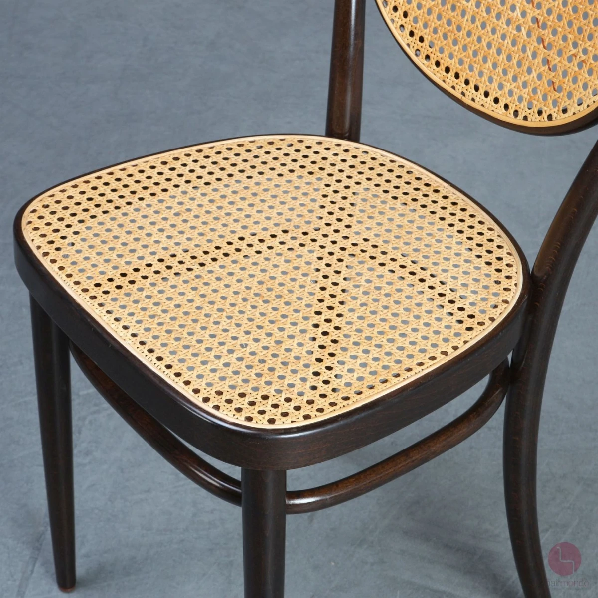 Thonet 215 R Kaffeehaus Stuhl Dunkelbraun gebraucht Thonet 215 R Kaffeehaus Stuhl Dunkelbraun gebraucht